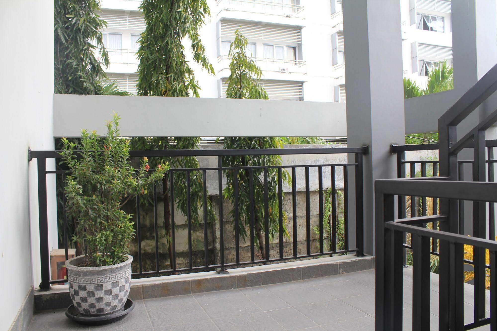 Hotel Tilamas Juanda Sawotratap Buitenkant foto