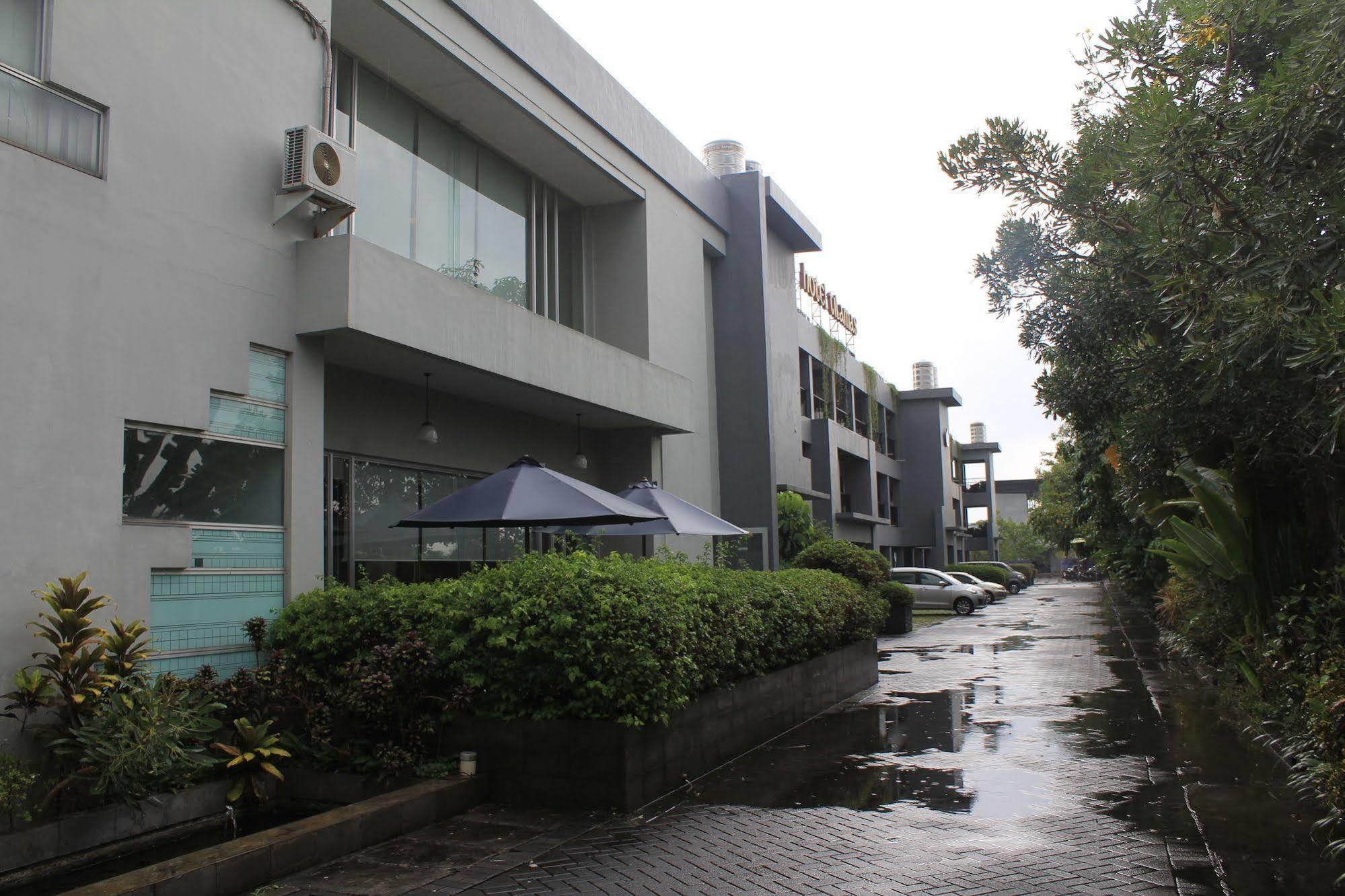 Hotel Tilamas Juanda Sawotratap Buitenkant foto