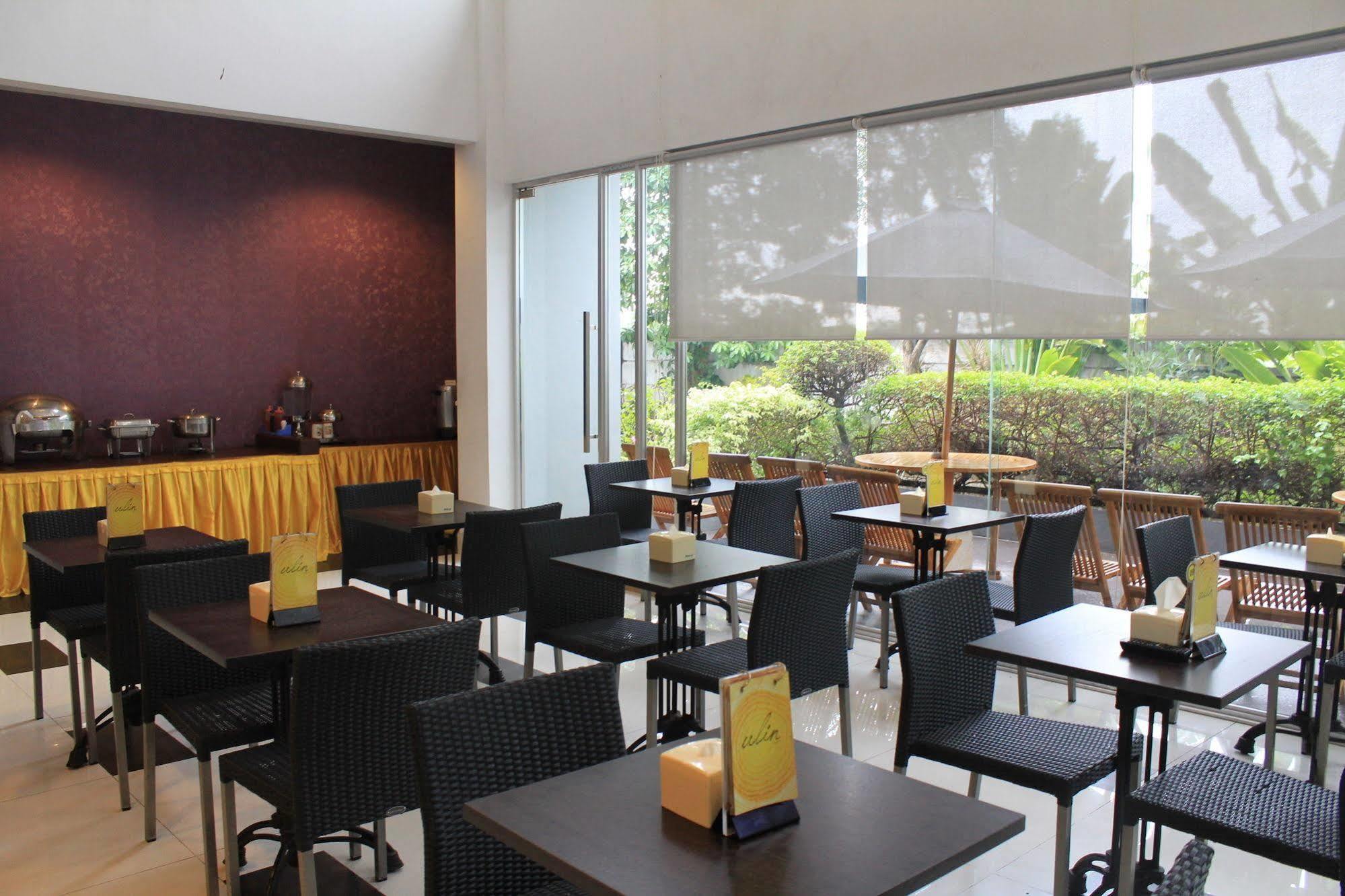 Hotel Tilamas Juanda Sawotratap Buitenkant foto